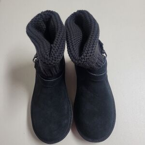 UGG Purl Strap Black Suede Winter  Boots Size 5.